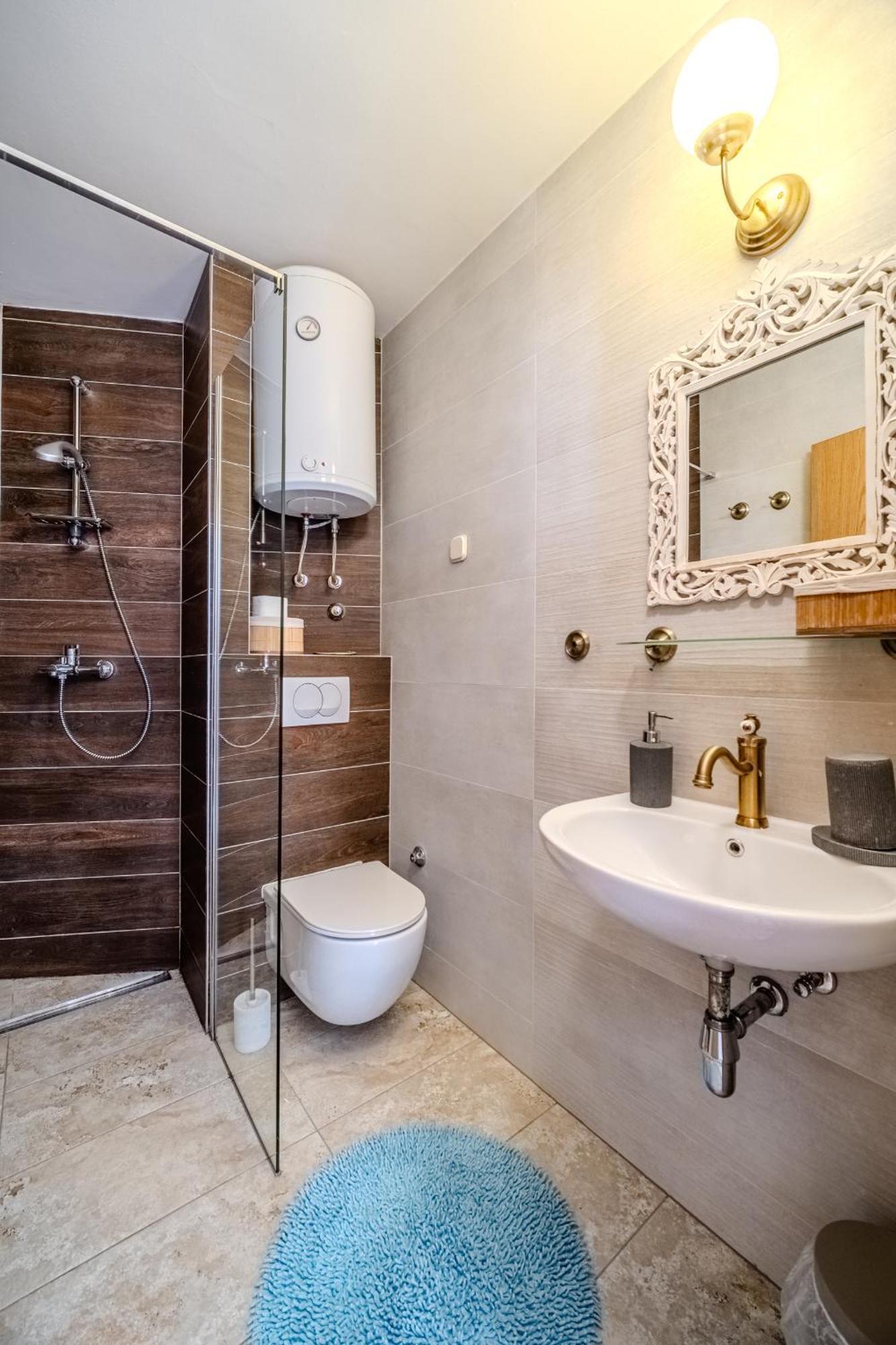 Villa Julia With Heated Pool, Ideal For Large Groups 밀나 외부 사진